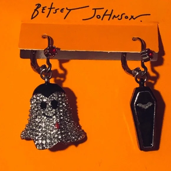 BETSEY JOHNSON Halloween Mismatch Crystal Ghost & Coffin Dangle Earrings NEW NWT - Picture 2 of 10